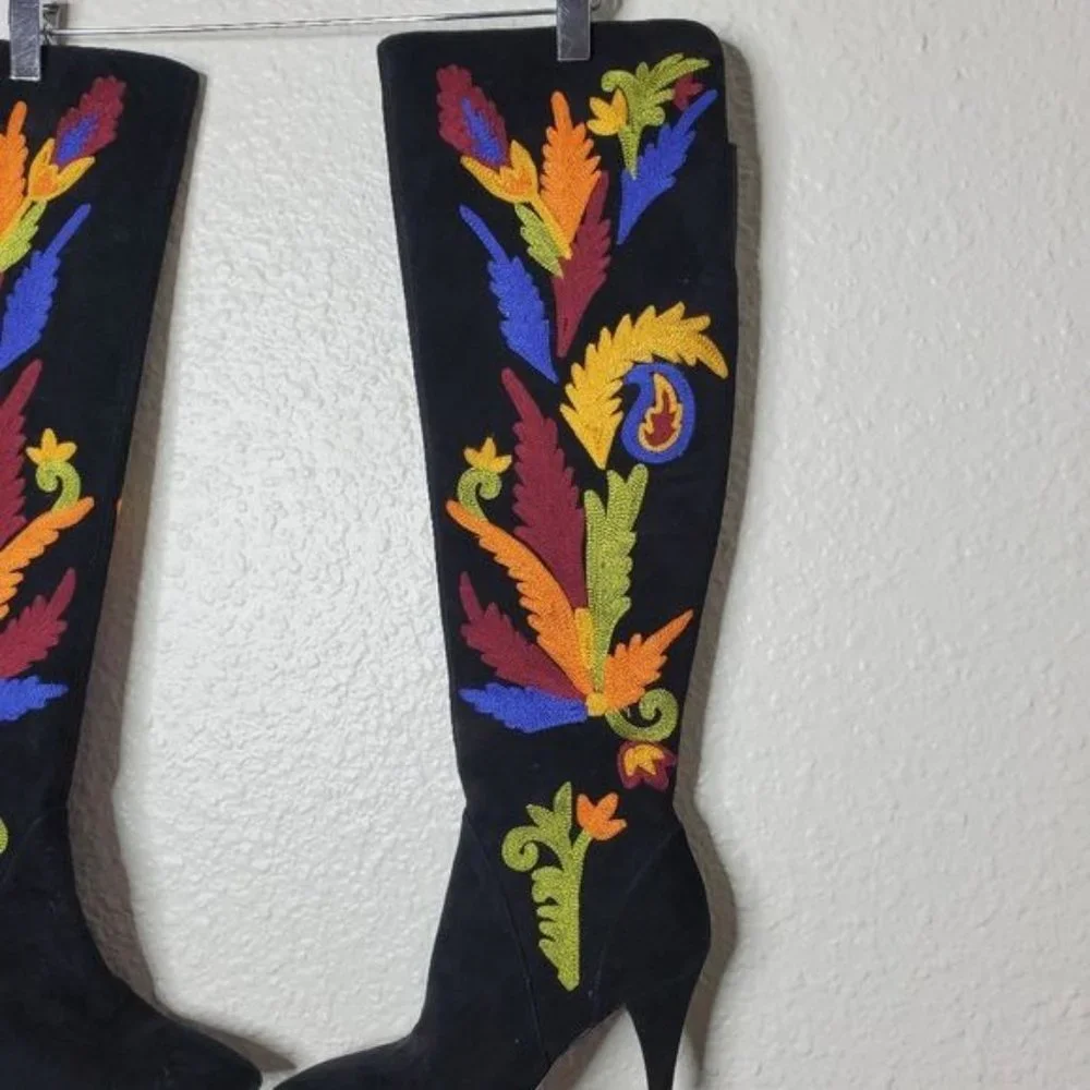 Alice + Olivia Corin Embroidered Suede Tall Heeled Boots Black Womens Size 5 - Picture 2 of 11